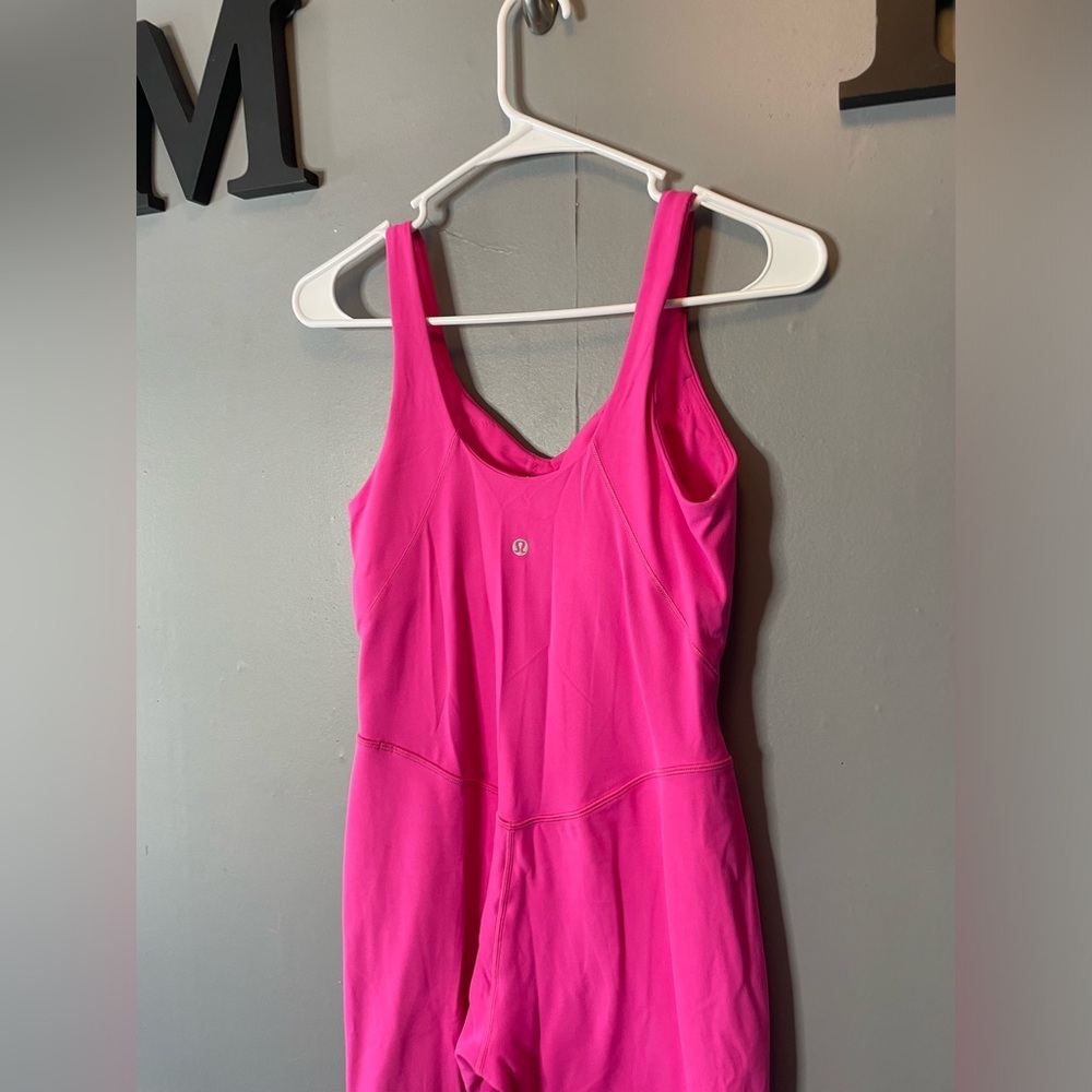 Lululemon Align Onesie 8"
Sonic Pink size 6 - Picture 9 of 15